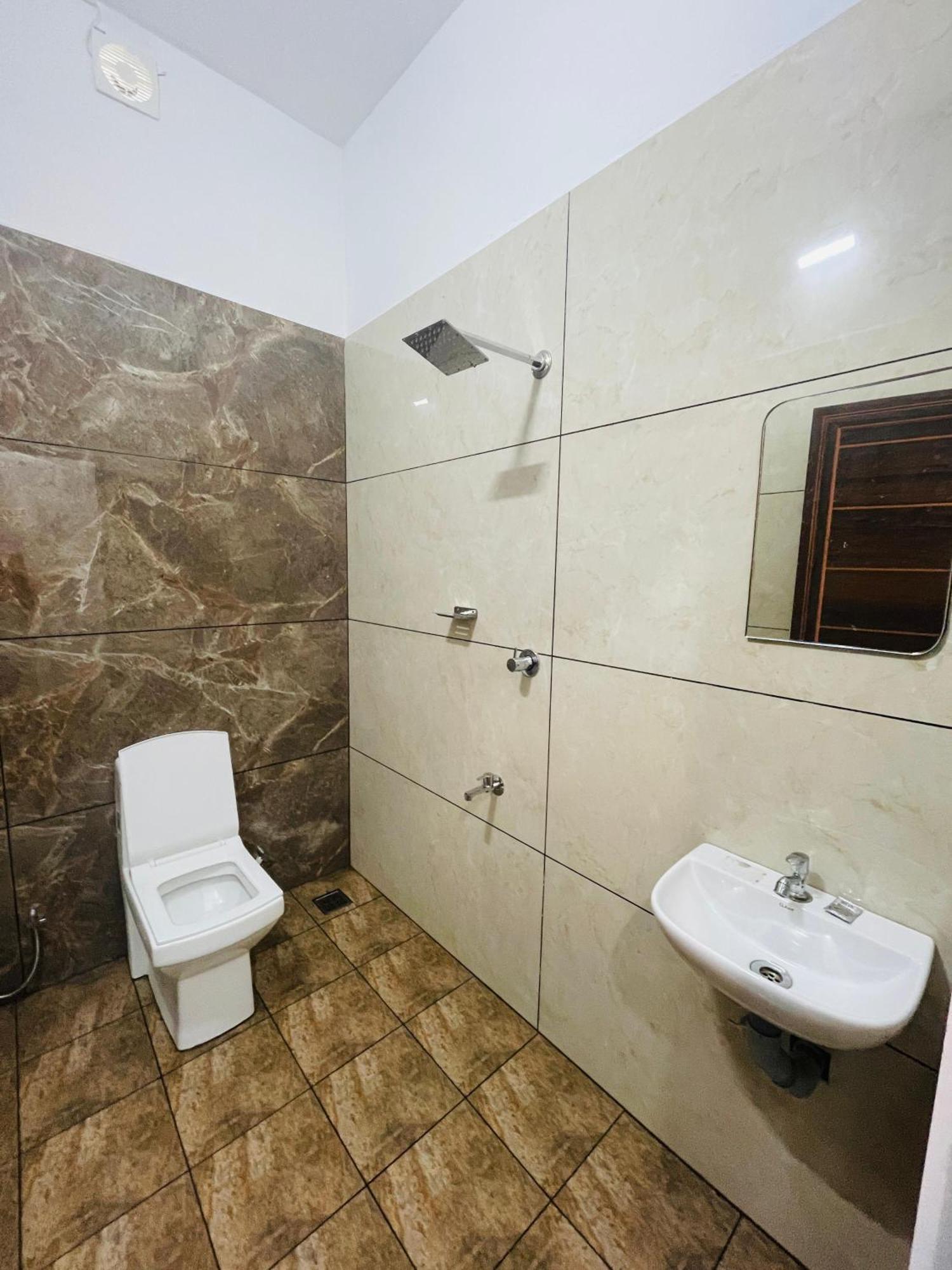 M R Holiday Home Вагамон Екстер'єр фото
